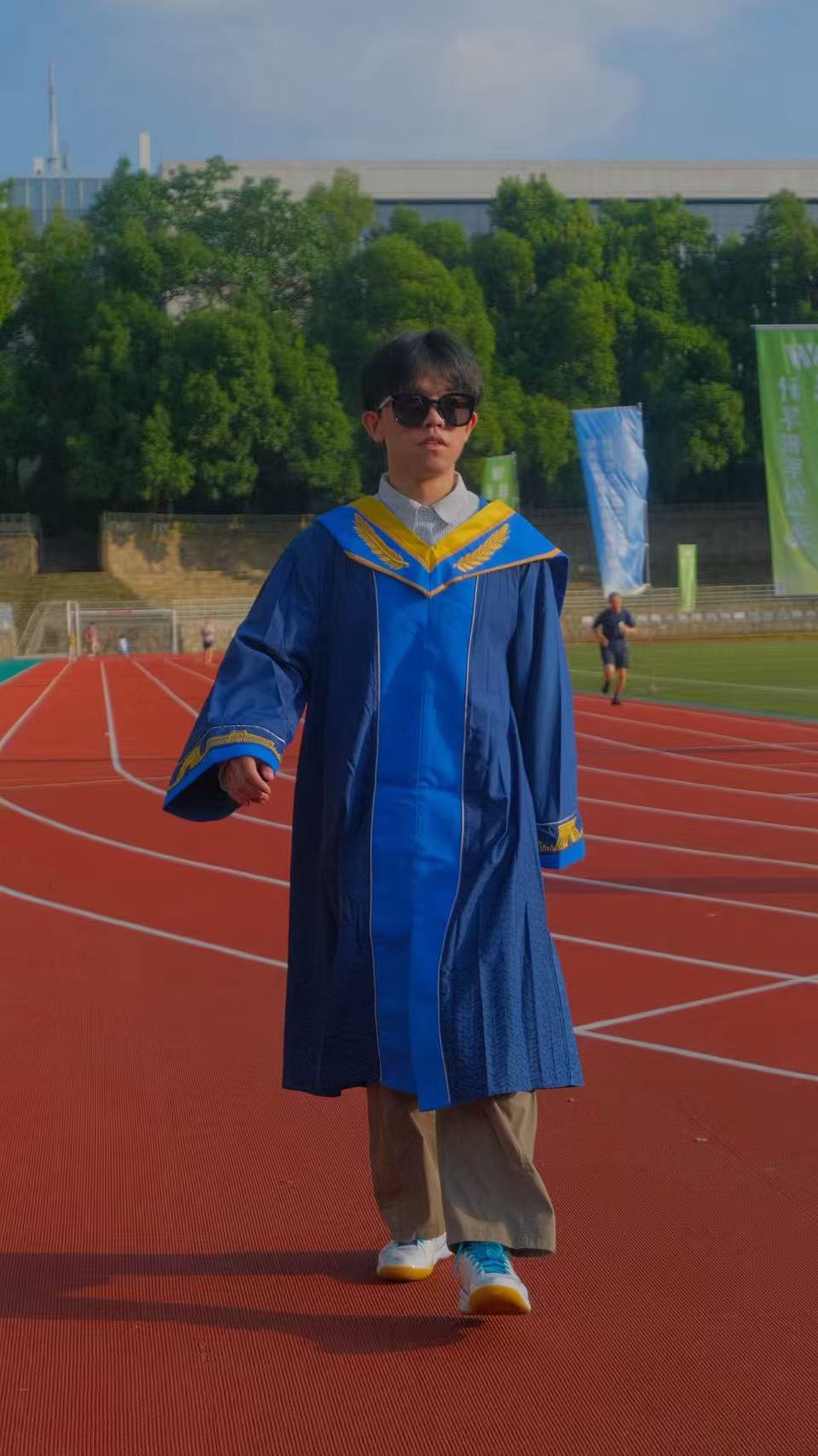 Hongyi Zhou